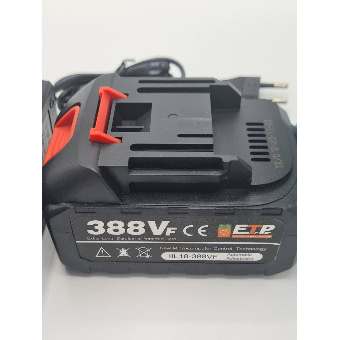 Suflantă portabilă alimentată cu baterii RealSystem PowerHeat